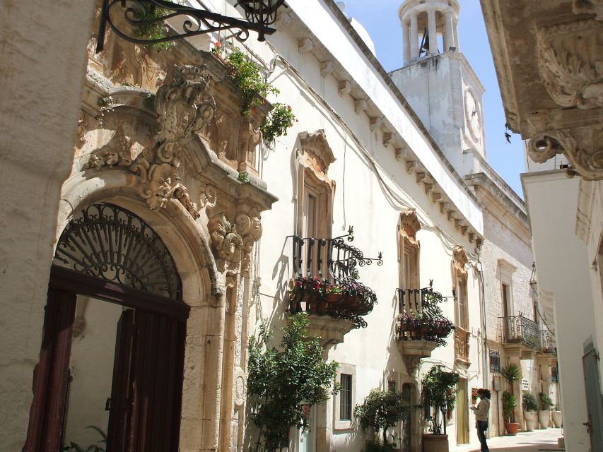 Locorotondo: Private Tour of a Place to Fall in Love - The Town’s Admin Heart: Town Hall to Communal Library