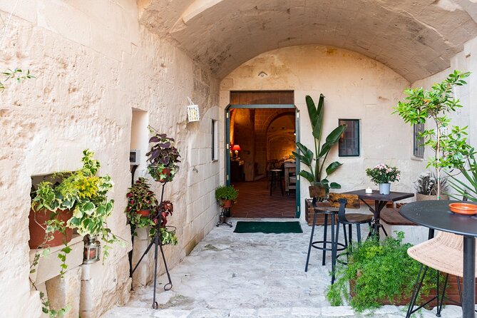 Matera: Pasta Cooking Class Old Farmer Style in a Sassi Cellar - Bruschetta and farmer-family lunch style eating