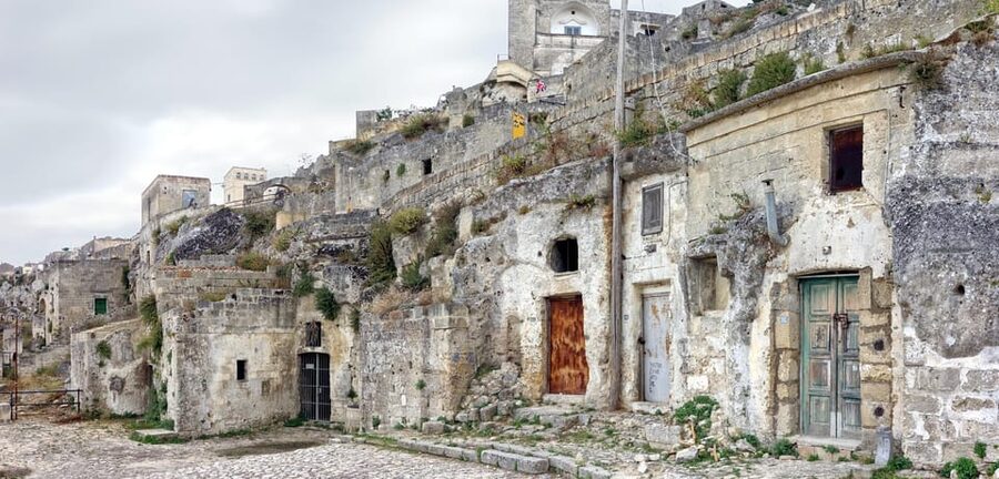 Matera: Private or Group Walking Tour & Cave House Admission - Inside the cave house: why the admission is worth your time