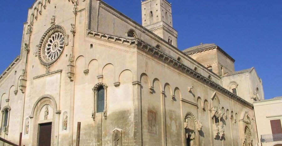 Matera: Private Walking Tour - Entering Matera the right way: the Sassi isn’t obvious