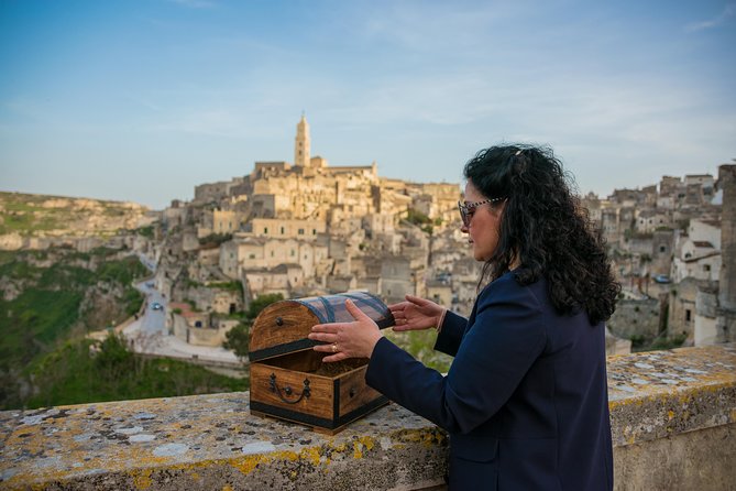 Matera Treasure Hunt: Explore Sassi & Must-Sees - Meeting at Castello Tramontano and Learning the Rules Fast