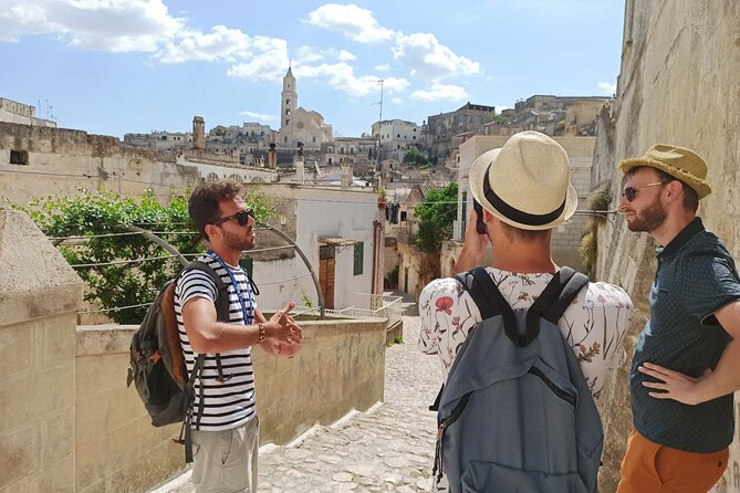 Matera Walk Through History - Meeting point at Piazza Vittorio Veneto: get oriented fast