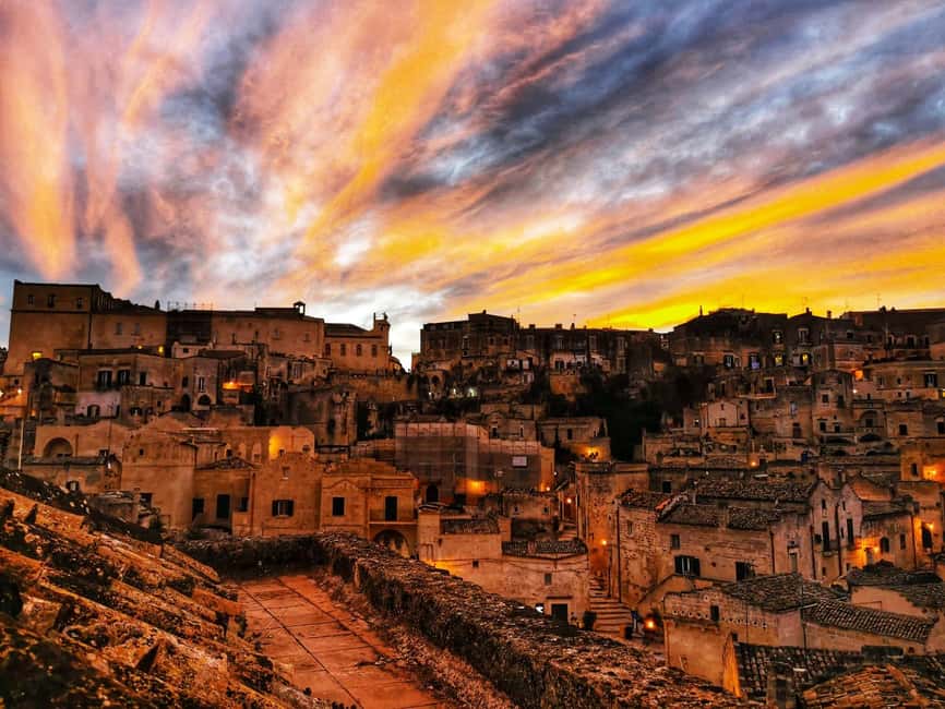 Matera: Walking tour with entries in Cave House and Church - The Sassi lanes: from ordinary streets to rock-cut living