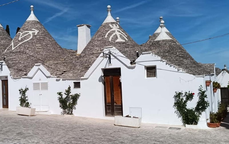 Ostuni: Alberobello, Locorotondo, Ostuni & Apulian brunch - Alberobello trulli: entering one is the real payoff