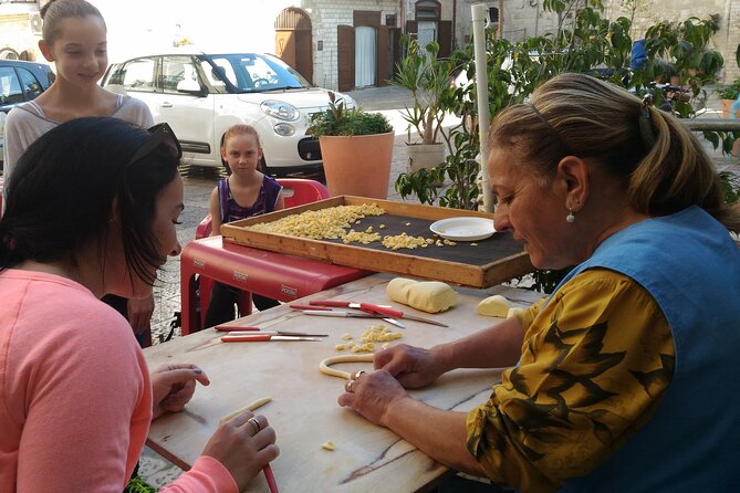 People of Bari unusual guided tour - Guide Style: Giorgio’s Storytelling and How to Get More Out of It