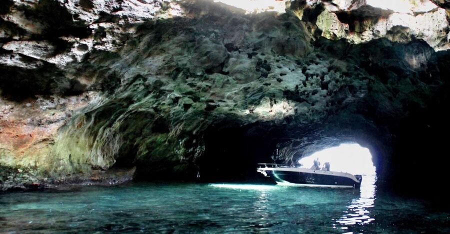 Polignano a Mare: Boat Trip, Swim & Cave with Aperitif - Meeting point reality: finding Ludovica and getting there on time