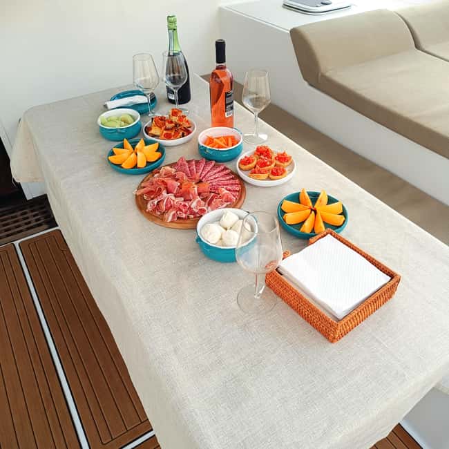 Polignano a Mare: Catamaran Tour with Aperitif & Local Food - The 2.5-hour route: the pacing that keeps it fun