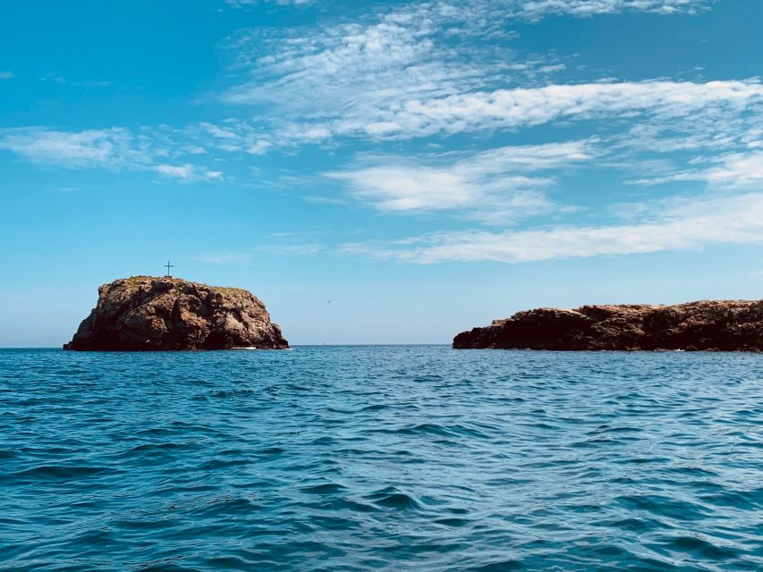 Polignano a Mare: Cave Boat Tour with Aperitif - Aperitif on board: Prosecco, snacks, and the timing trick