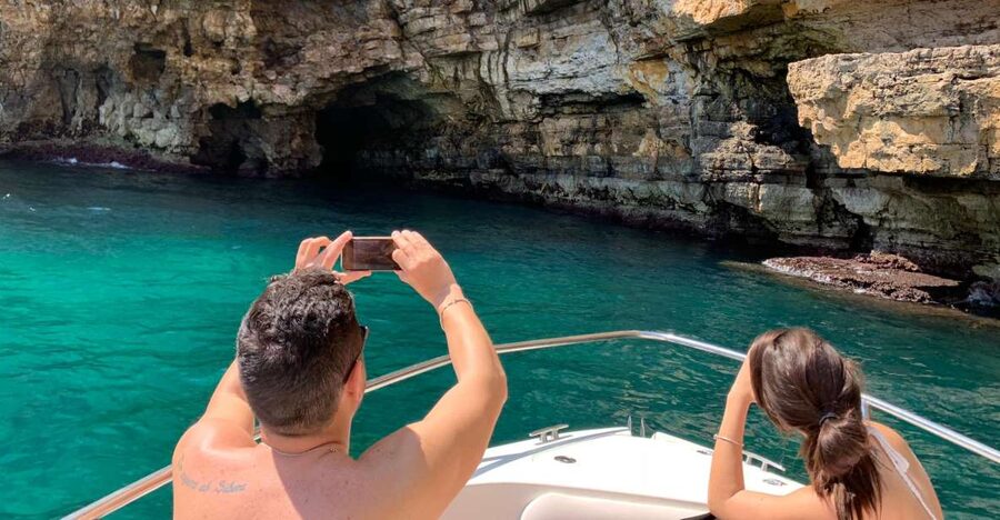 Polignano a Mare: Cave Boat Tour with Aperitif - Polignano’s sea caves in 1.5 hours: how the stops actually feel