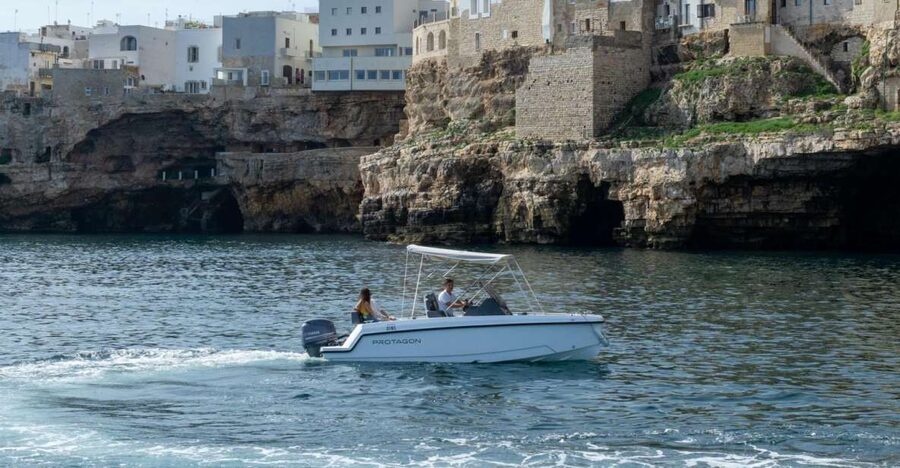Polignano a Mare Private Tour to the Caves brand new boat - Entering Cala Ponte Marina by speedboat