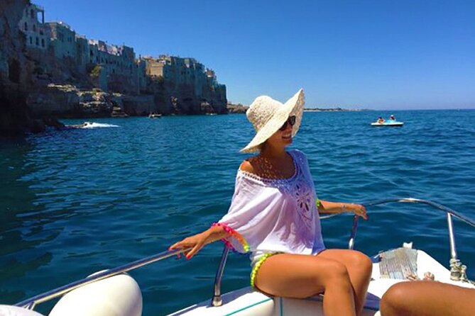 POLIGNANO BY BOAT: amazing sea caves and free drinks! - Key points you’ll care about
