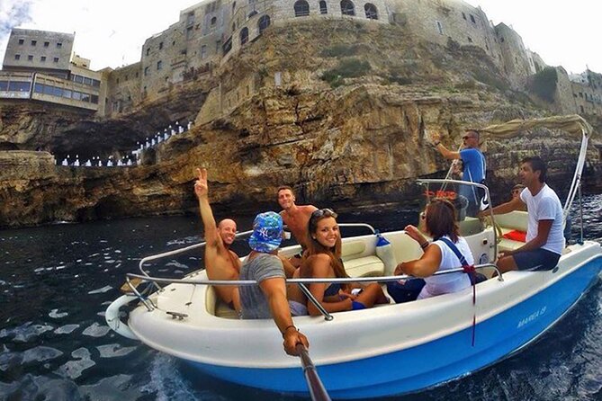 POLIGNANO BY BOAT: amazing sea caves and free drinks! - Polignano by boat from Bari: what this trip is really about