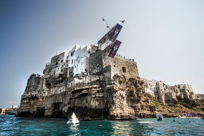 POLIGNANO BY BOAT: amazing sea caves and free drinks! - Cave of the Nuns: short stop, cool shapes