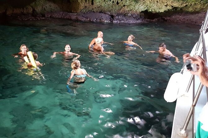 POLIGNANO BY BOAT: amazing sea caves and free drinks! - Grotta Stampagnata: the cave you reach by boat