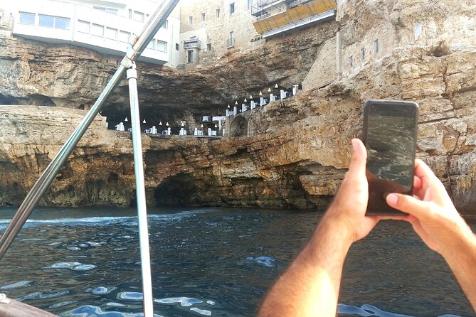 POLIGNANO BY BOAT: amazing sea caves and free drinks! - Swimming from the boat: fun, but set expectations