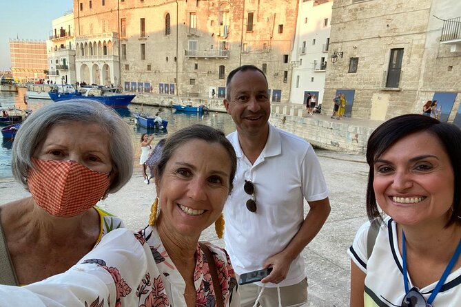 Private guided tour in Monopoli: walking through the old town - The Cathedral Stop: Baroque Details and the Madonna della Madia Legend