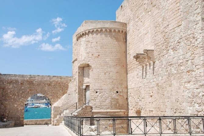 Private guided tour in Monopoli: walking through the old town - How Valeria’s Local Perspective Changes the Tour