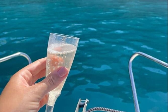 Private tour in Polignano to discover the caves with aperitif - Grotta Piana: The Pebble-and-Sand Beach Inside