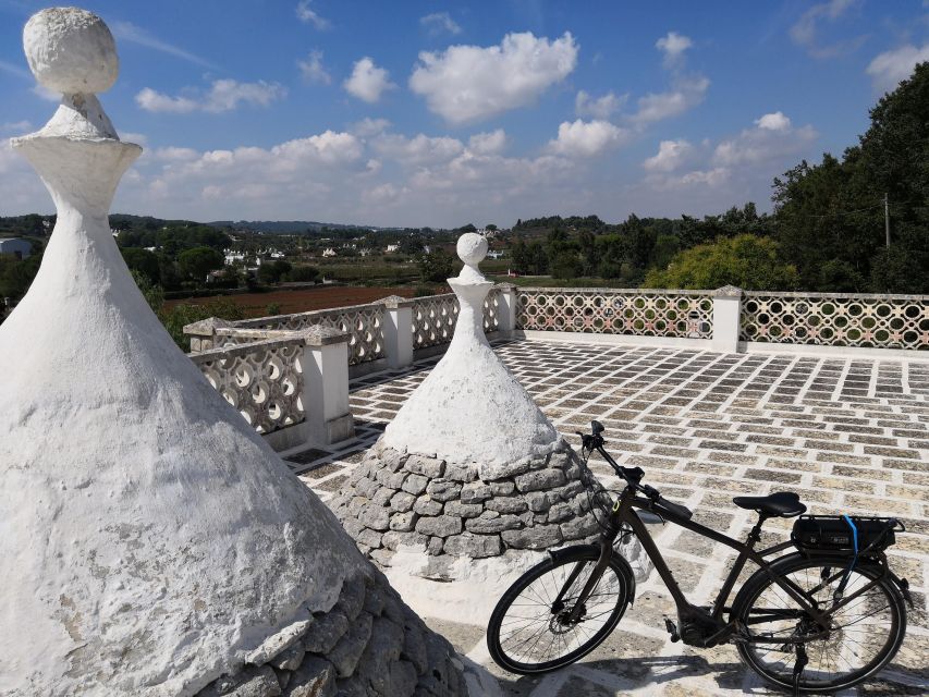 Riding to Alberobello and countryside with E-Bike - Arriving in Alberobello: white alleys and trulli time