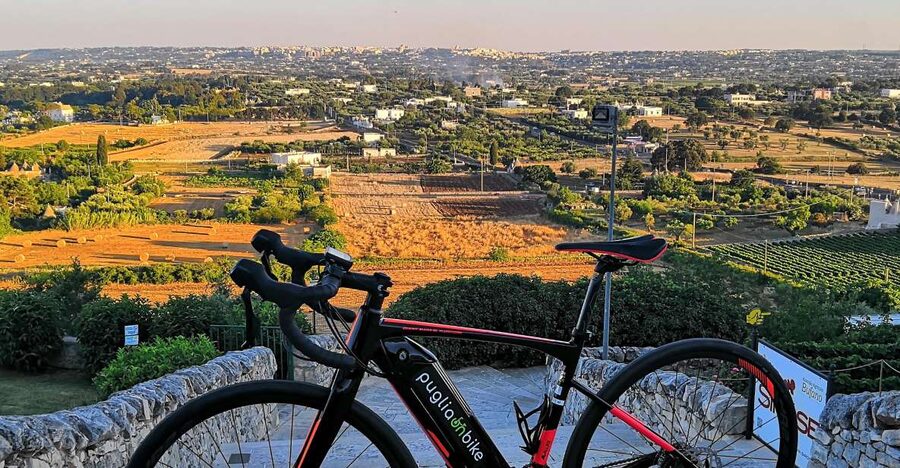 Riding to Alberobello and countryside with E-Bike - From Locorotondo meeting point to your first pedal strokes