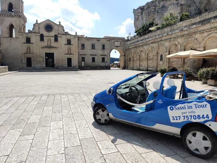 Sassi in Tour with Twingo cabriolet - The roof-open Twingo way to see Matera without the long walk