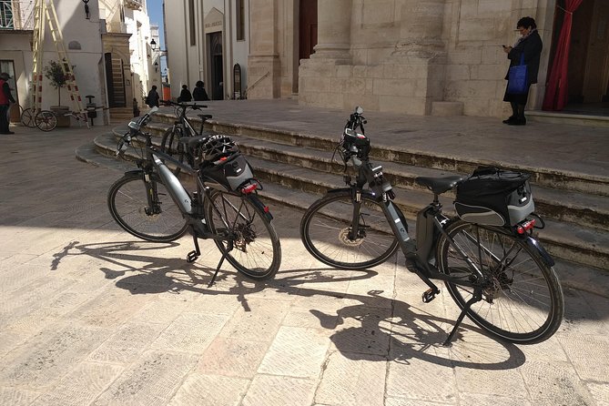 Smart & easy ebike tour in the Itria Valley: Martina Franca - Locorotondo - The Itria Valley e-bike section: countryside time without the strain