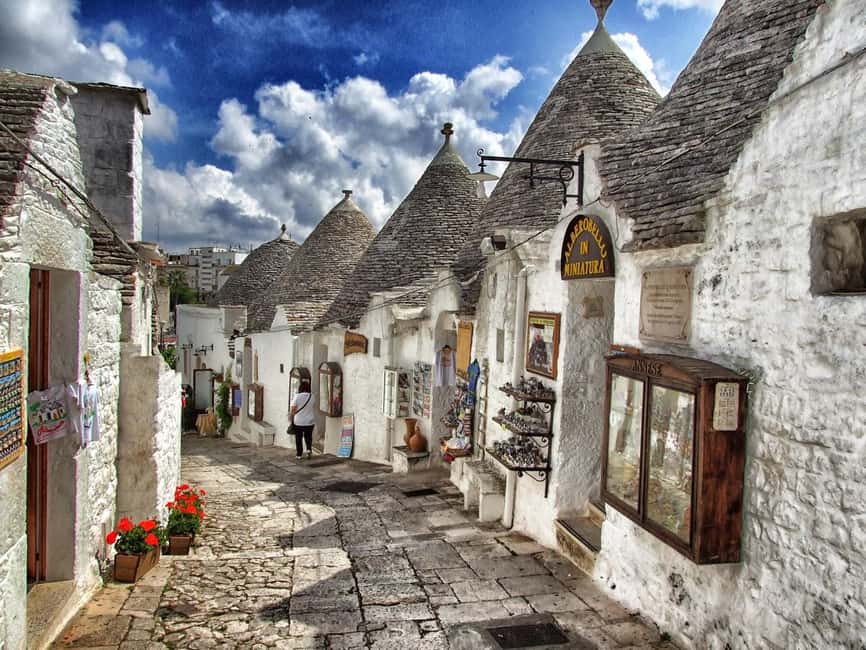 Tour di Alberobello e Matera in bus privato da Bari - Bari to UNESCO Basilicata in one private bus day