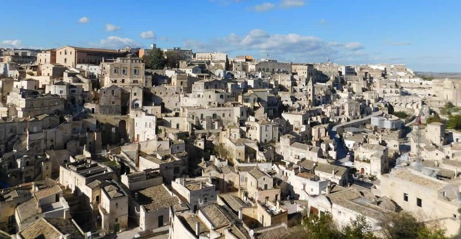 Tour & Transfer from Bari to Alberobello & Matera - Leaving Bari at 9:00: the smooth start from Petruzzelli Theater