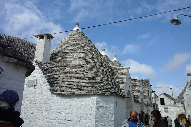 TRULLI area visit ALBEROBELLO and LOCOROTONDO from Bari - Bari pickup and getting there comfortably