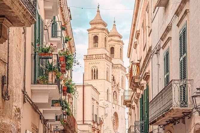 Unesco zone tour: experience the magic of Matera and Alberobello - Matera’s Sassi: dropped off near Piazza Giacomo Matteotti and set loose