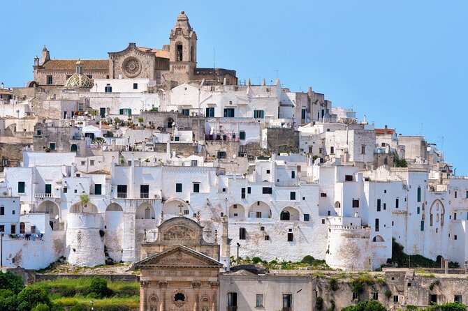 Valle d'Itria Tour: Polignano, Ostuni e Locorotondo, da Bari - Locorotondo Centro Storico: Chianche Stones and Cummerse Houses
