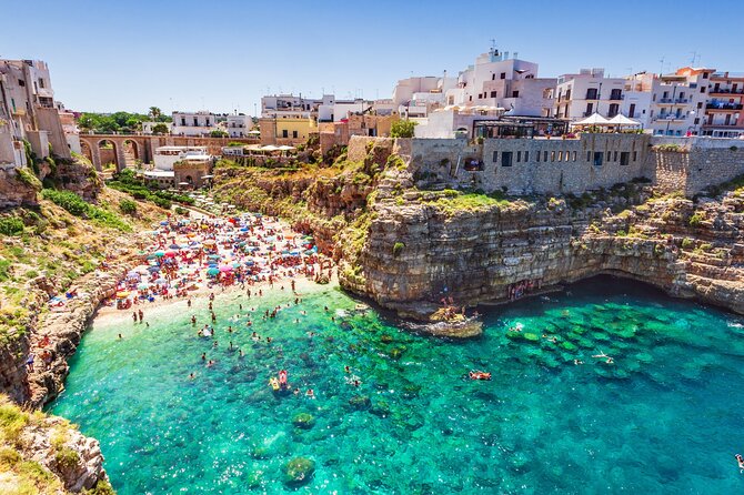 Valle d'Itria Tour: Polignano, Ostuni e Locorotondo, da Bari - Ostuni White City: Limewashed Streets and Santa Maria Assunta