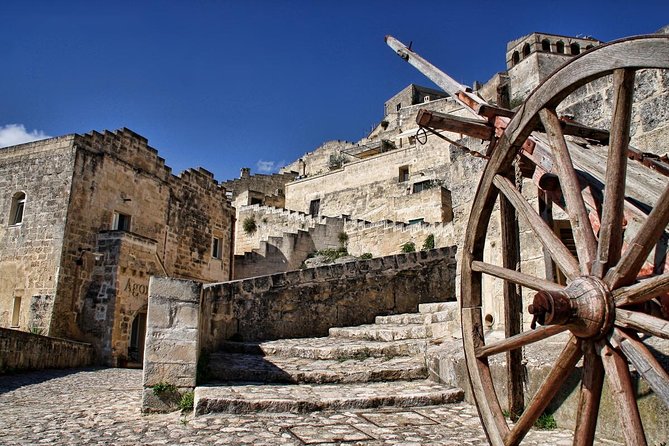 Walking Tour Matera - Piazza Vittorio Veneto start: views and an instant orientation